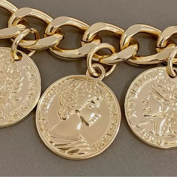 Goldtone Bracelet - Picture 4 of 7